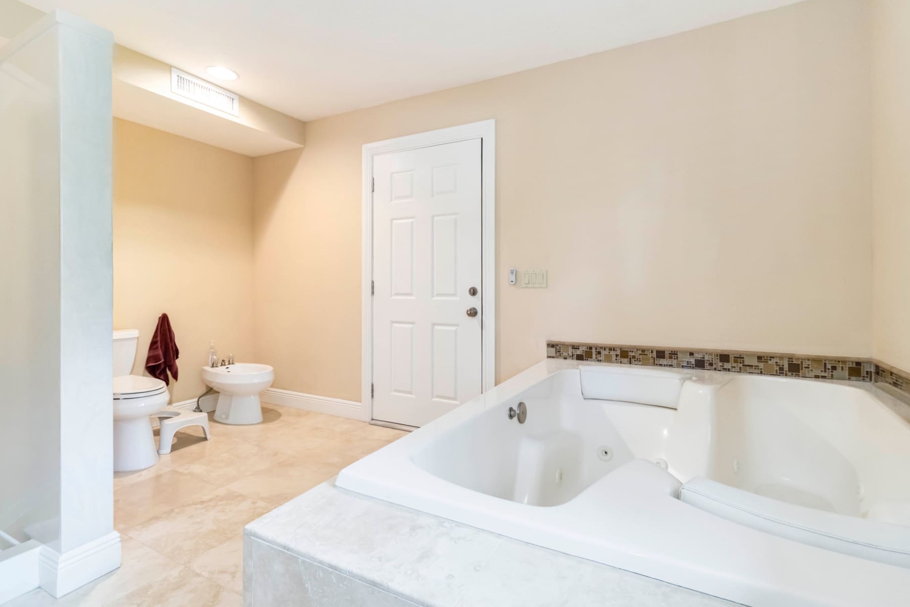 Second-floor primary bathroom